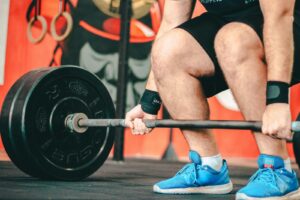 person doing deadlift