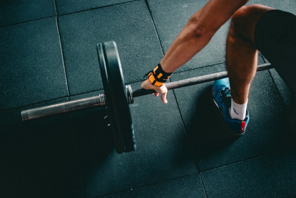 man doing crossfit weightlifting workout